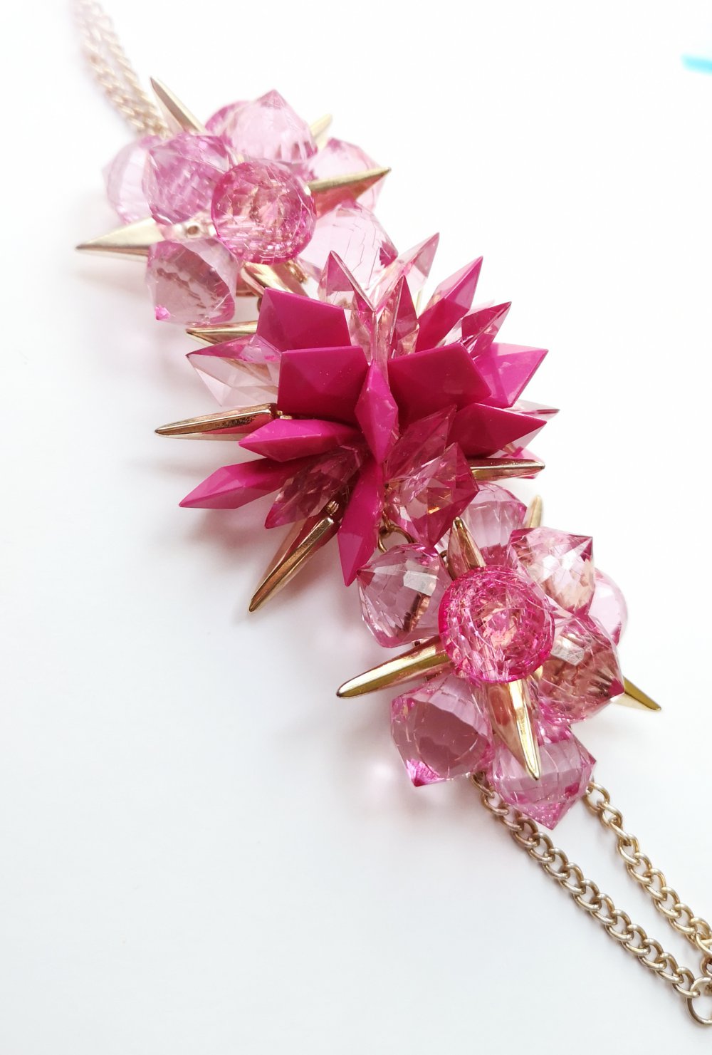 Armband in Pink mit Spikes 3D