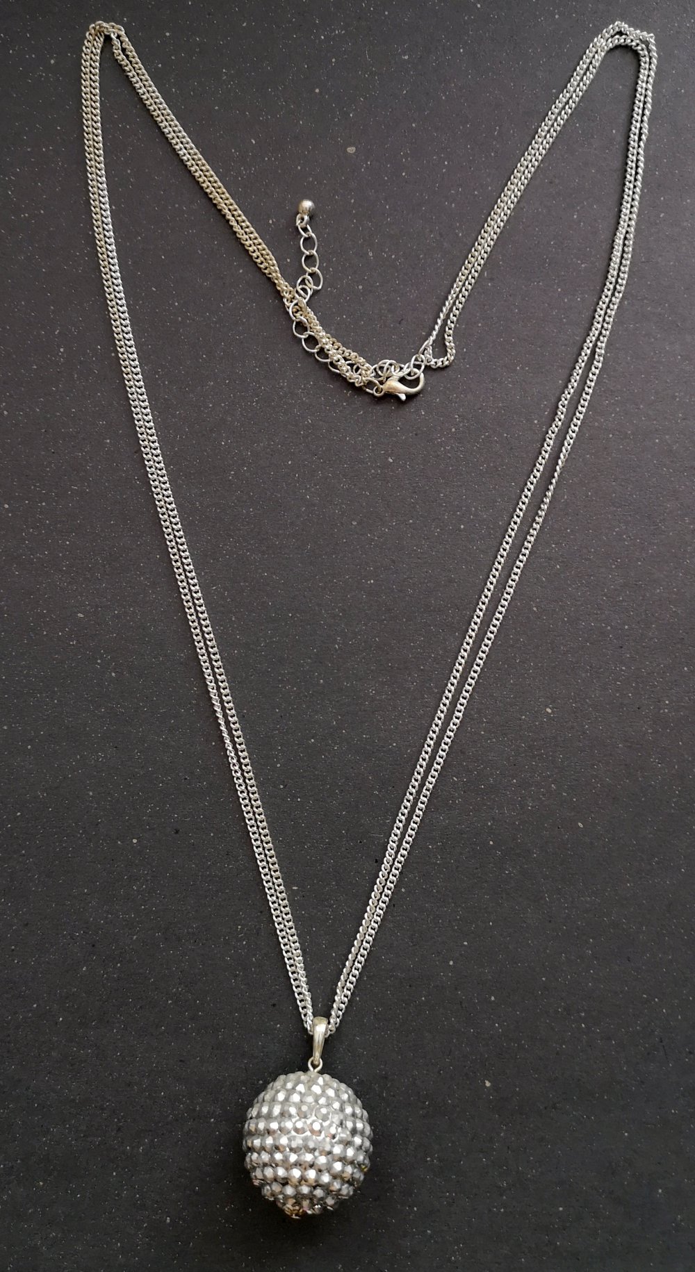  Kette, lang, Glitzerkugel