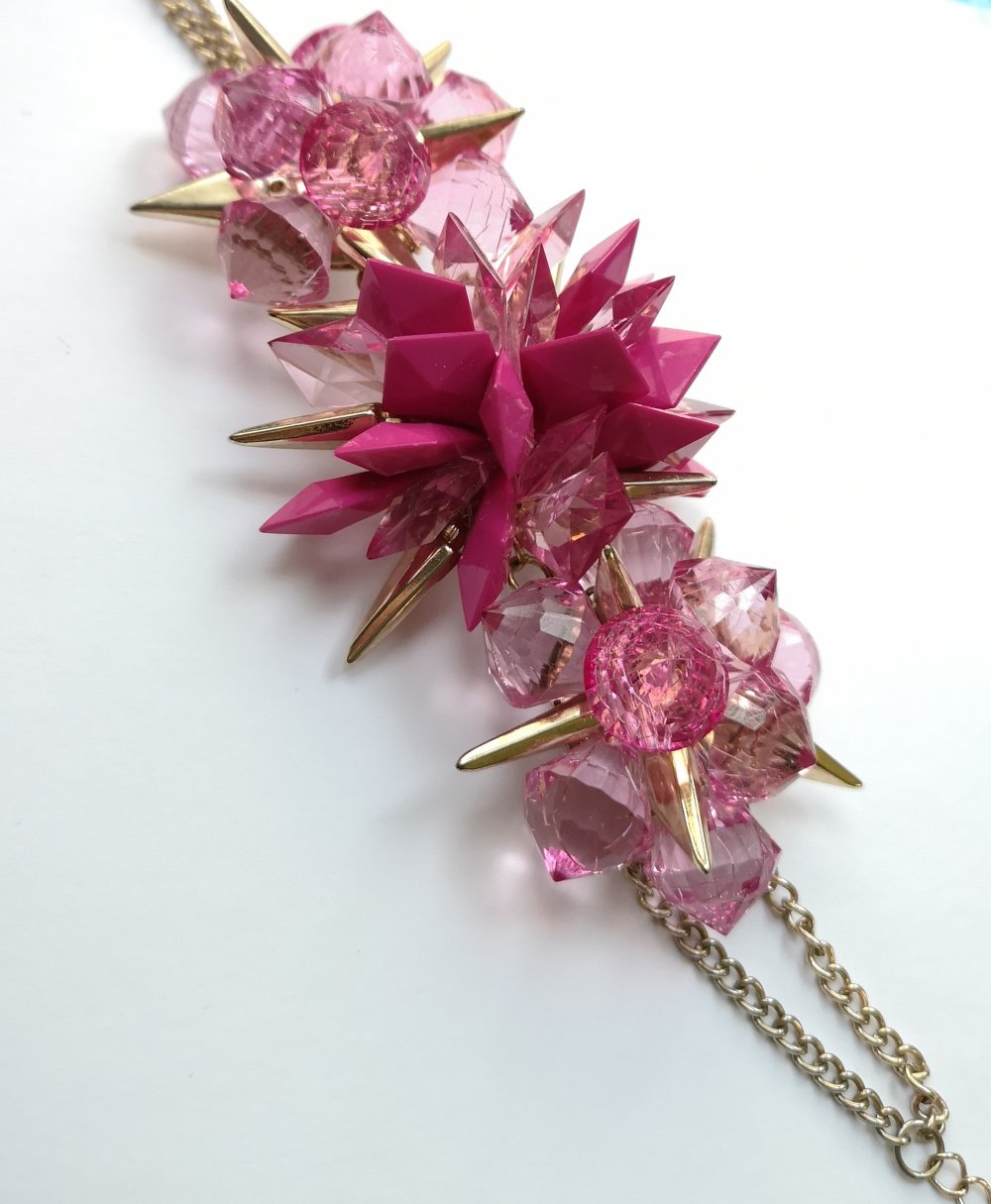 Armband in Pink mit Spikes 3D