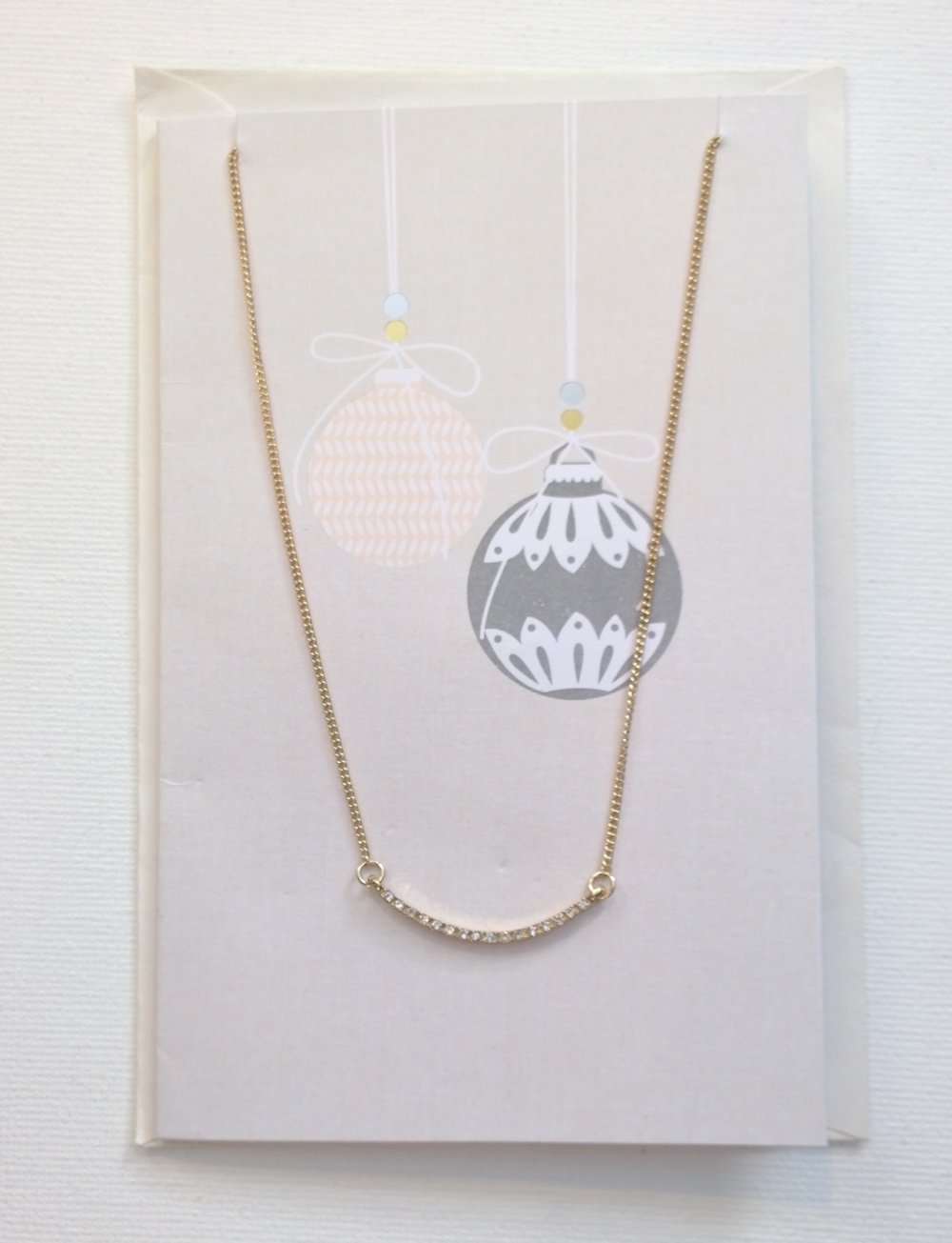 Kette, filigran, kurz, gold, Steinchen