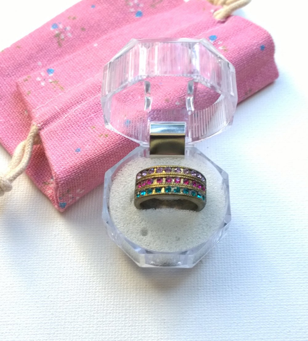 Ring, altgold, bunte Steine, Größe 17