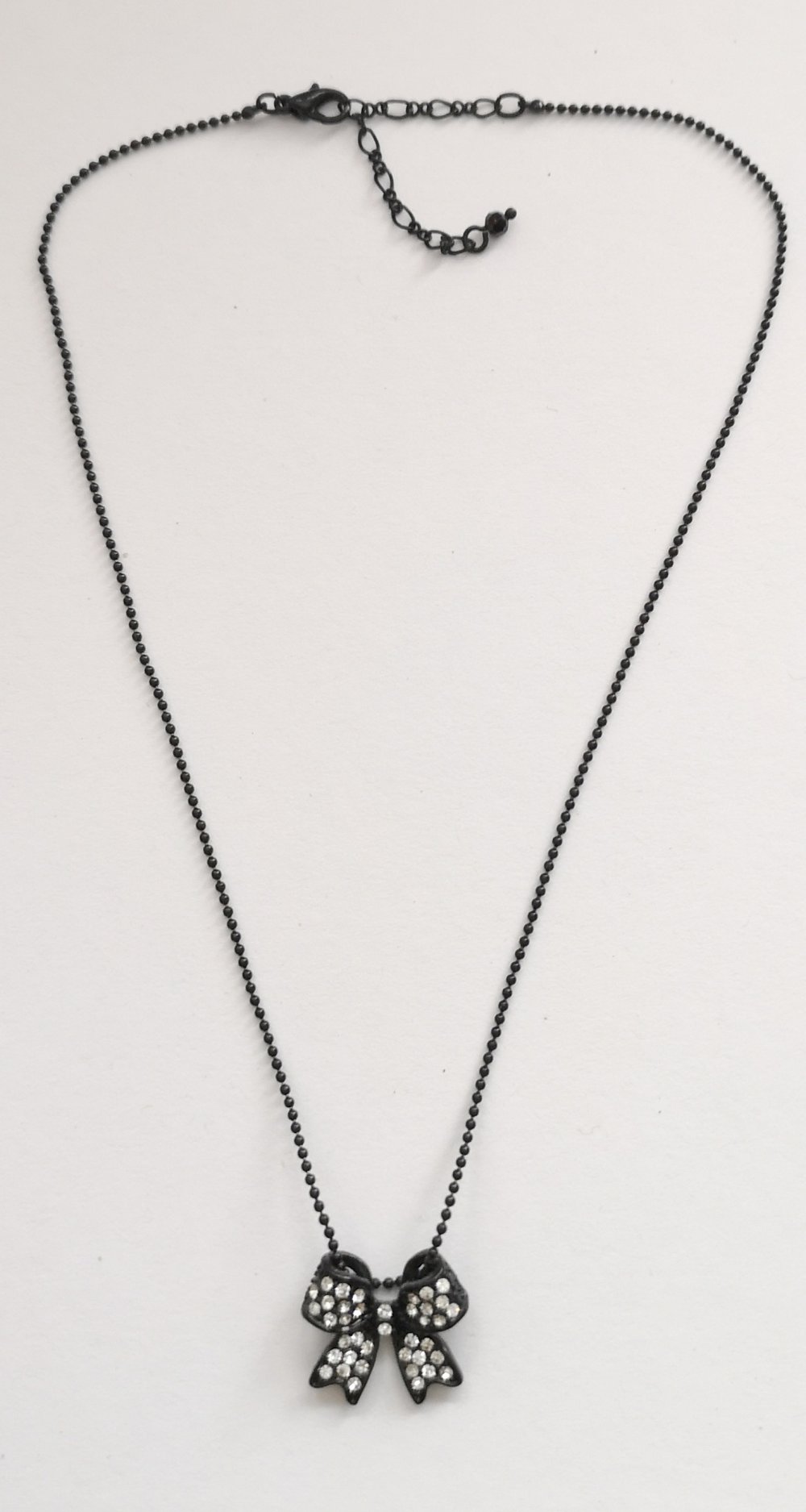 Kette mit Schleife in schwarz mit Strass