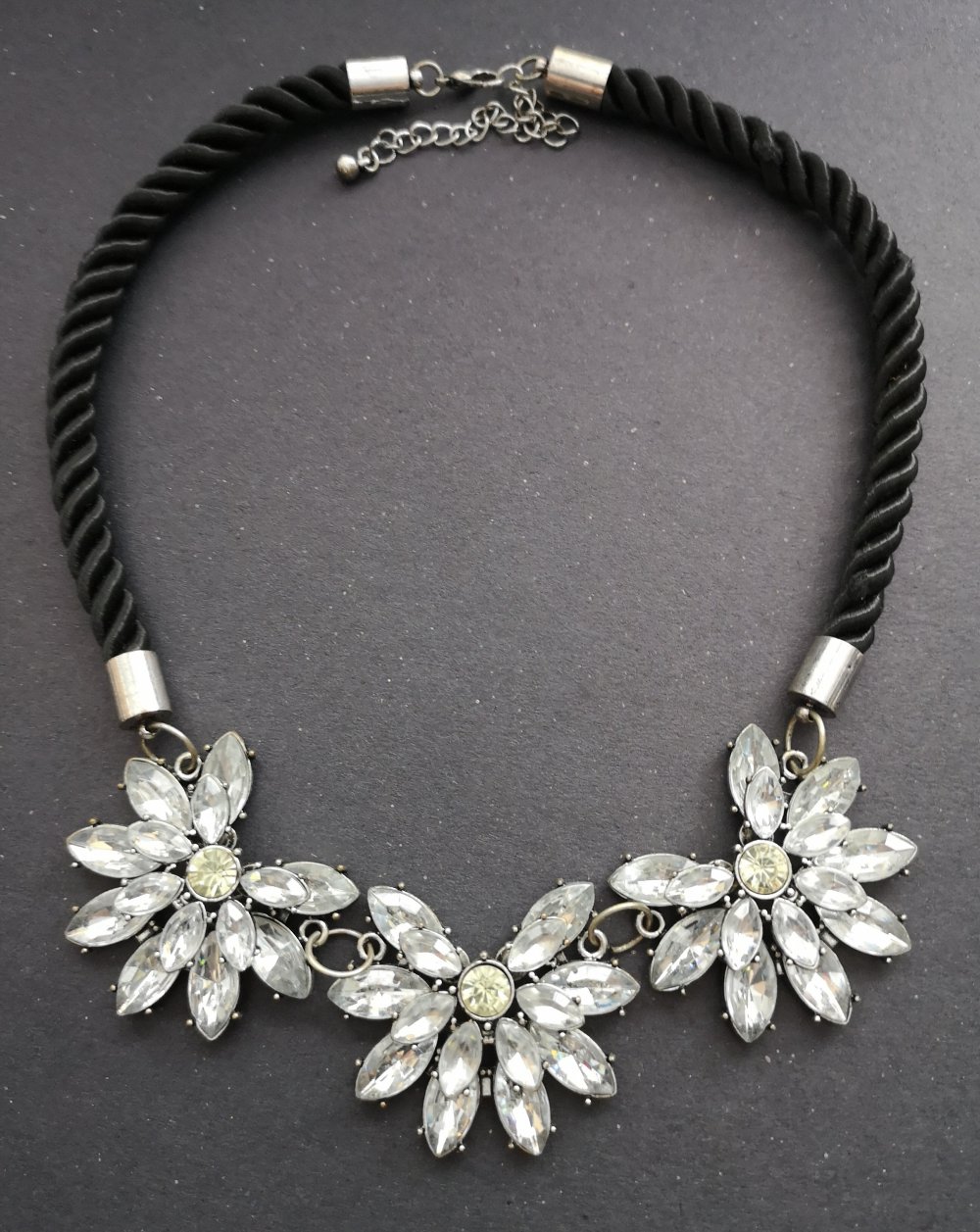 Taukette schwarz Blumen strass 