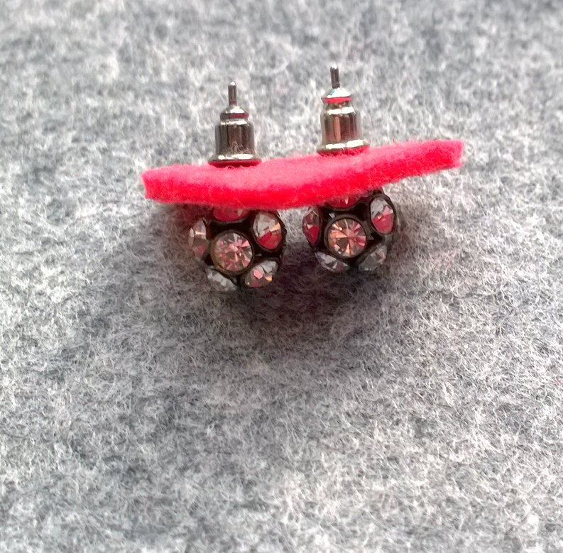 Ohrstecker schwarz mit weißen Steinen Modeschmuck