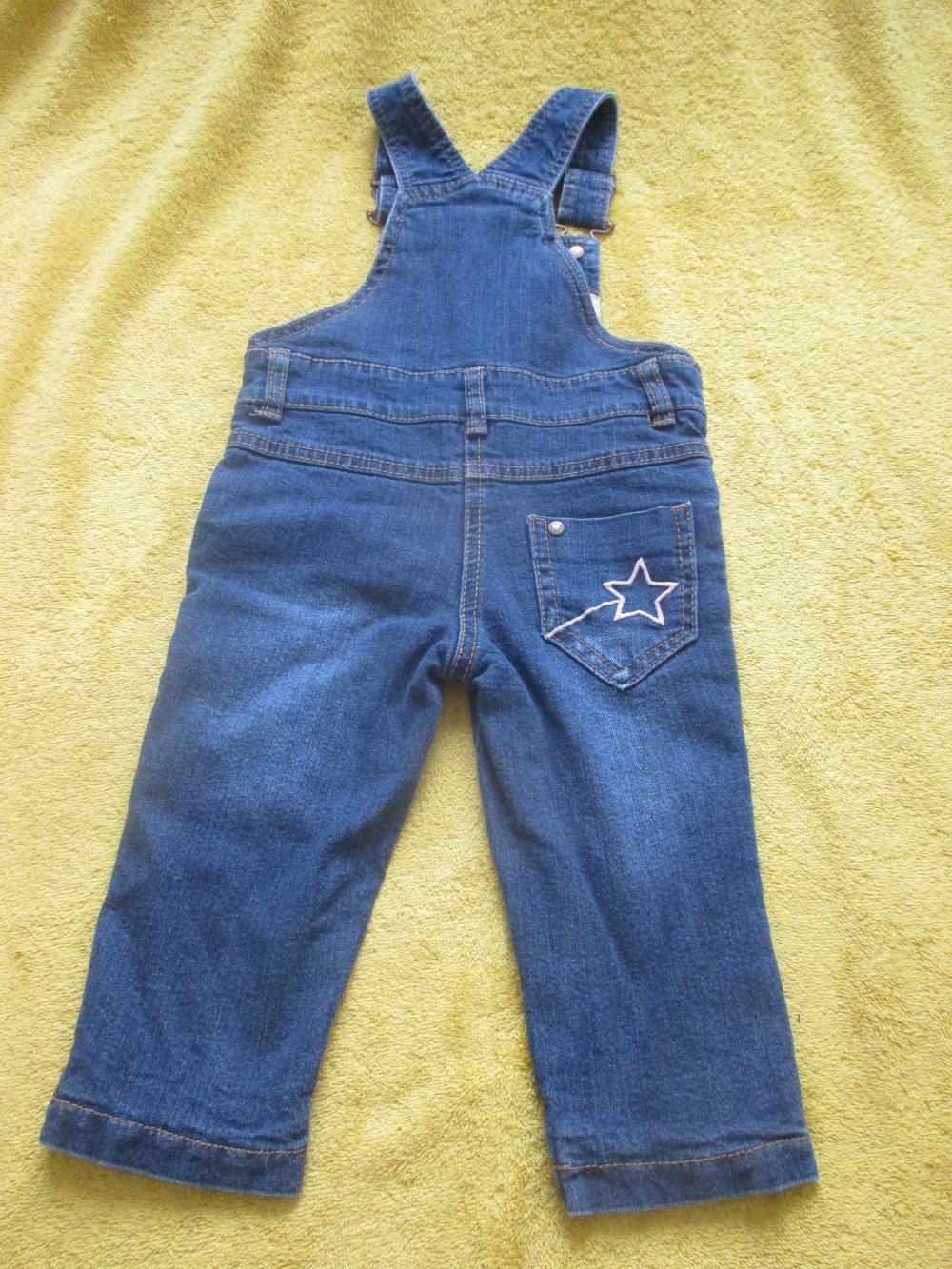 NEU * Niedlich * Baby * BOY oder auch GIRL * Unisex * Winter * Stern- Stickerei * Jeans * Lazhose * Latz Hose 