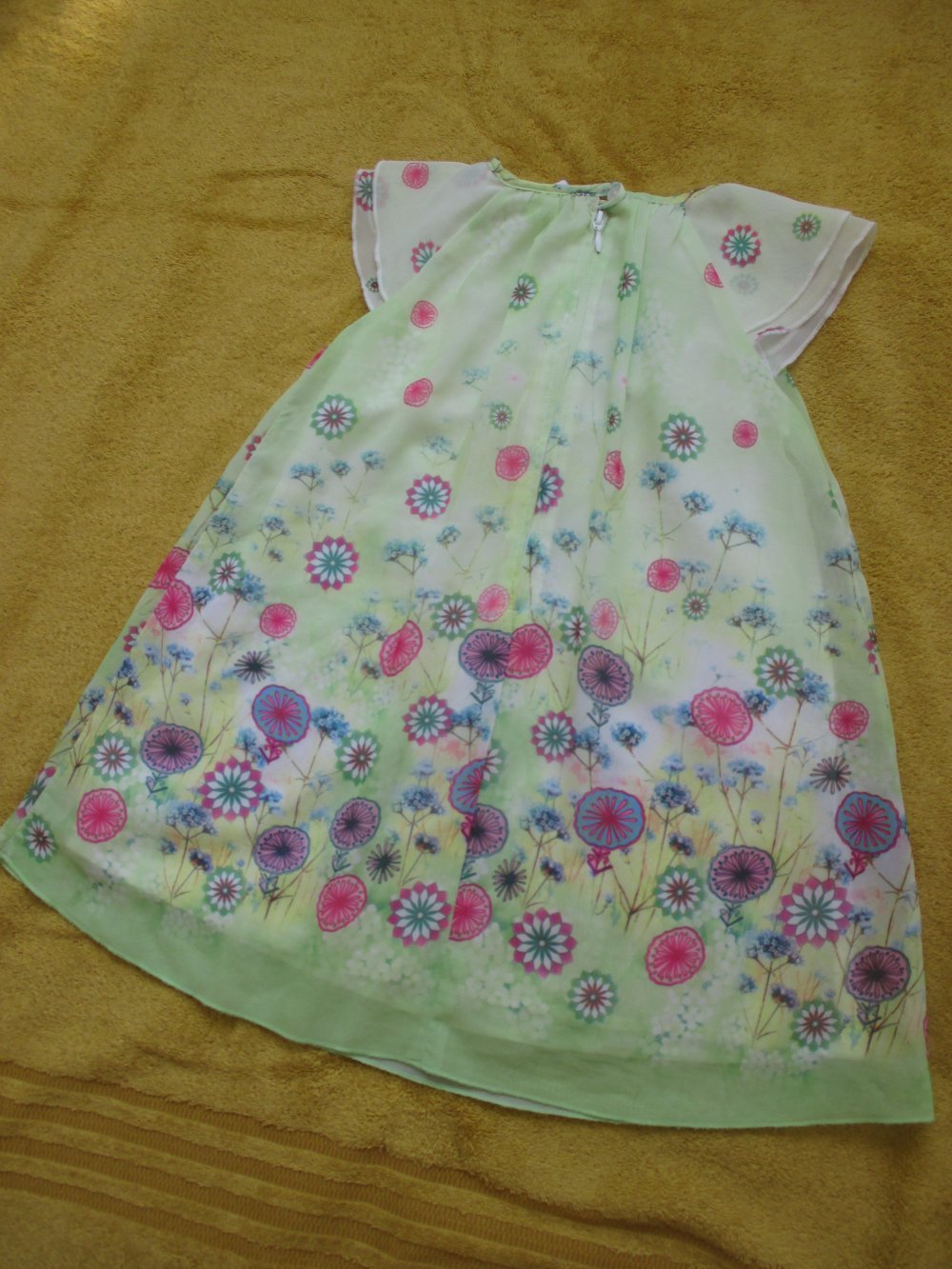 NEU * Niedlich * Girls * Mädchen * Blumen * Blüte * Flower- Power * Seiden Chiffon * Sommer * A-Linie * Kleid 