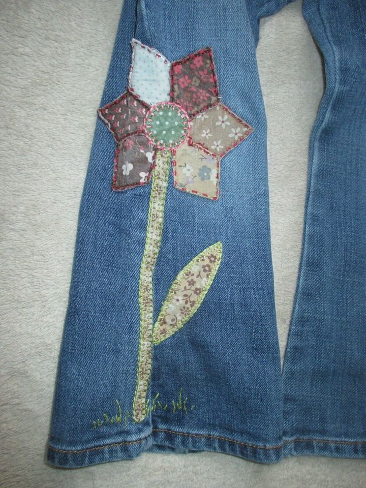 NEU mit Etikett * Stylisch * GIRL * Hippie * Blumen * Blüten * Flower * Stickerei * Patches * Schlag * Jeans- Hose 