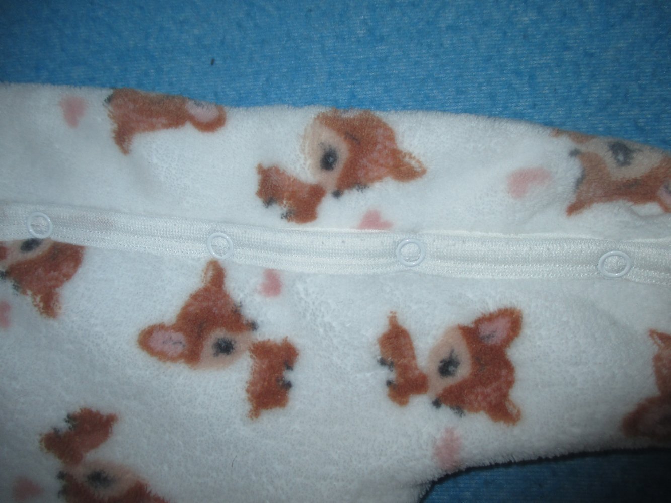 NEU * Niedlich * Baby * BOY oder GIRL * Bambi * Allover * Kuschel * Einteiler * Schlafanzug 