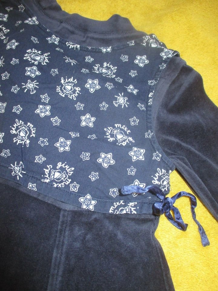 NEU * Niedlich * kuschelweich * Girls * Mädchen * 3D Blüte * Trompeten- Ärmel * Nicky * Niki * Samt * Kleid 