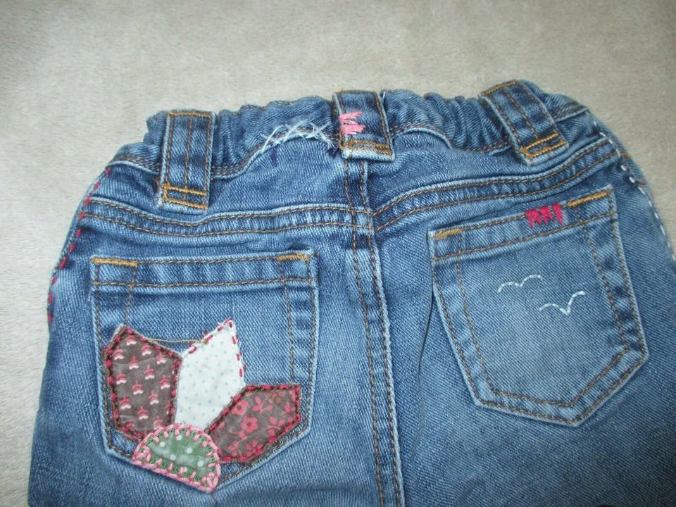 NEU mit Etikett * Stylisch * GIRL * Hippie * Blumen * Blüten * Flower * Stickerei * Patches * Schlag * Jeans- Hose 