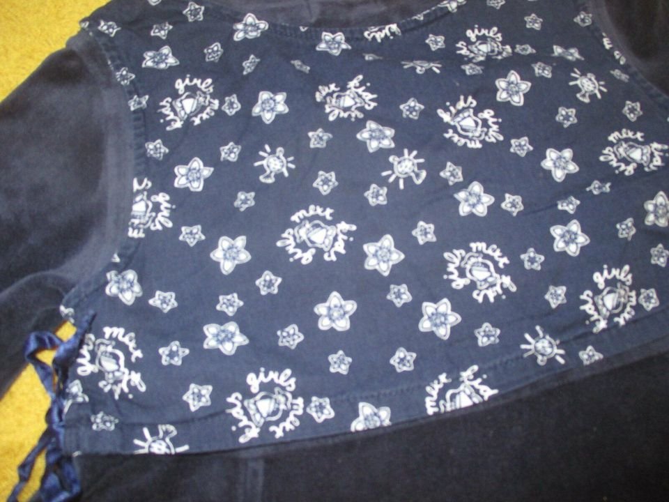 NEU * Niedlich * kuschelweich * Girls * Mädchen * 3D Blüte * Trompeten- Ärmel * Nicky * Niki * Samt * Kleid 