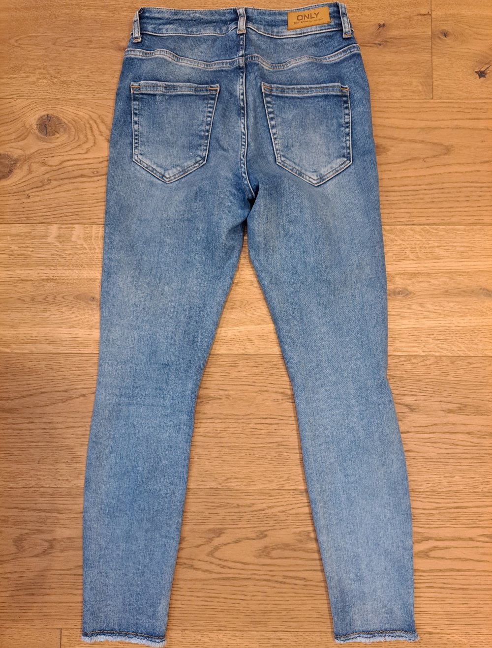 Only Mid Waist destroyed Röhrenjeans