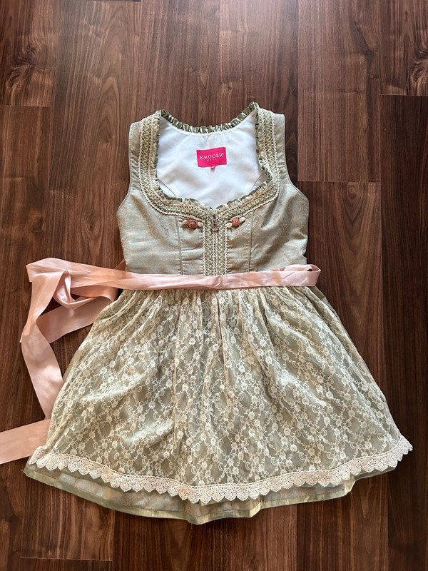 Krüger Dirndl Hellgrün mit Spitze 