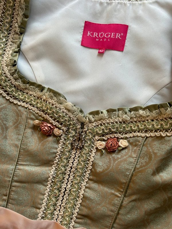 Krüger Dirndl Hellgrün mit Spitze 