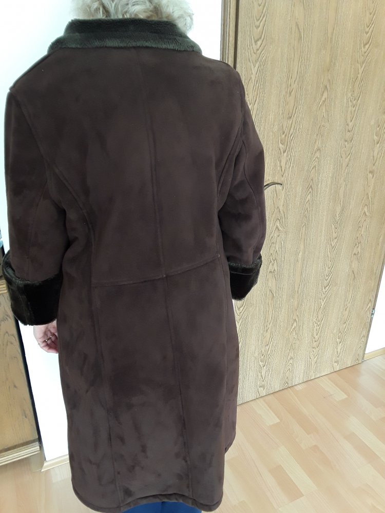 Brauner Mantel 