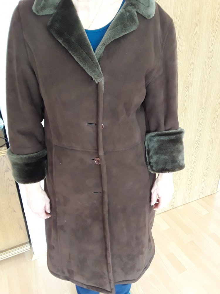 Brauner Mantel 