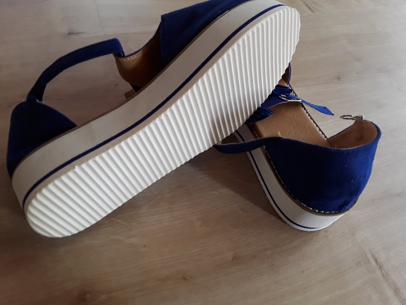 Blaue Plateauballerinas