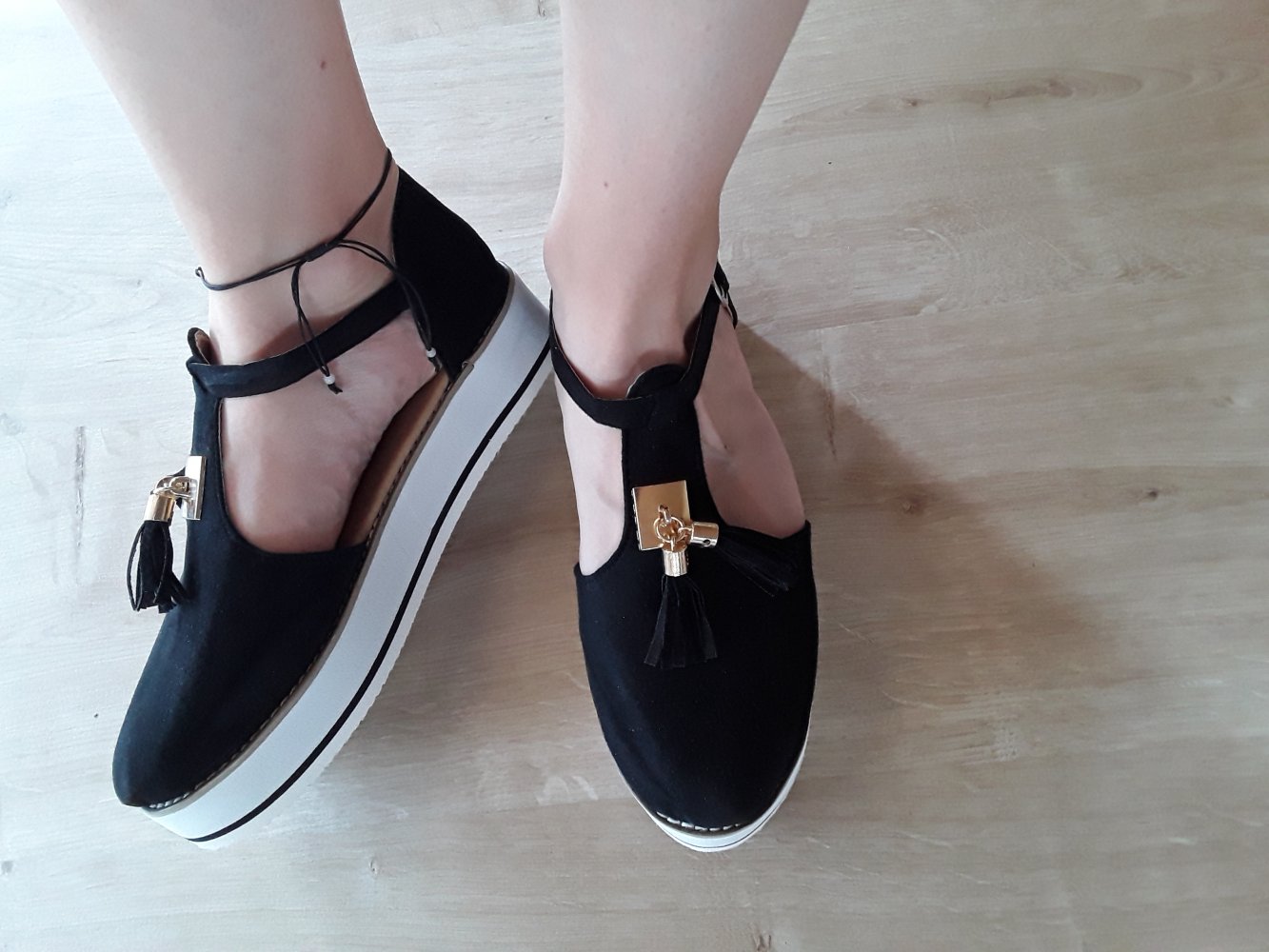 Schwarze Plateauballerinas