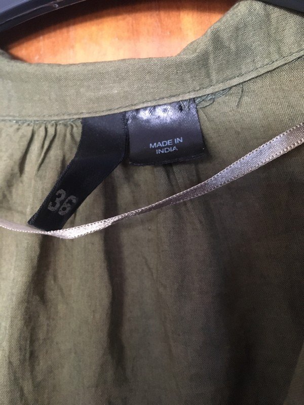 Khakifarbene Bluse aus 100% Baumwolle *Mengenrabatt*