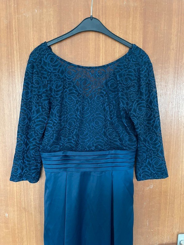 Blaues Maxikleid mit Spitzenoberteil *Mengenrabatt*