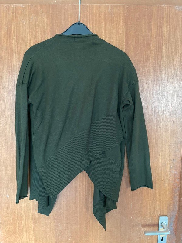 Dunkelgrüner Cardigan von Zara *Mengenrabatt*