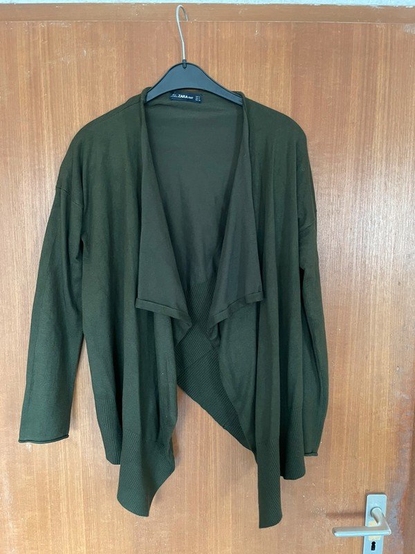 Dunkelgrüner Cardigan von Zara *Mengenrabatt*