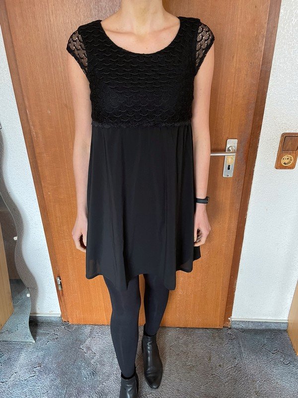 Kleid mit Spitzenoberteil, Neu mit Etikett *Mengenrabatt*