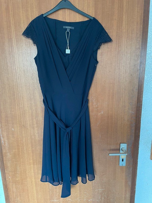 Blaues elegantes Kleid, Neu mit Etikett *Mengenrabatt*