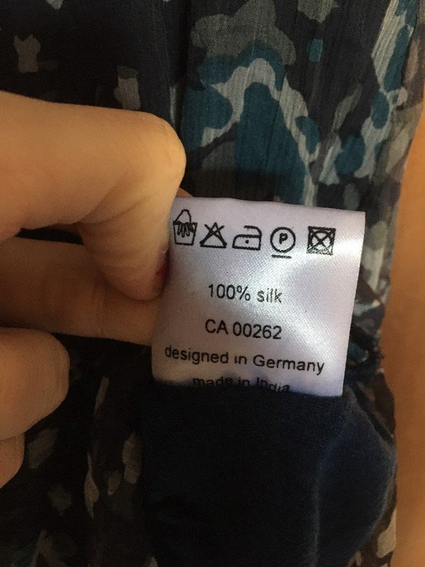 Blau gemusterte Tunika aus 100% Seide *Mengenrabatt*