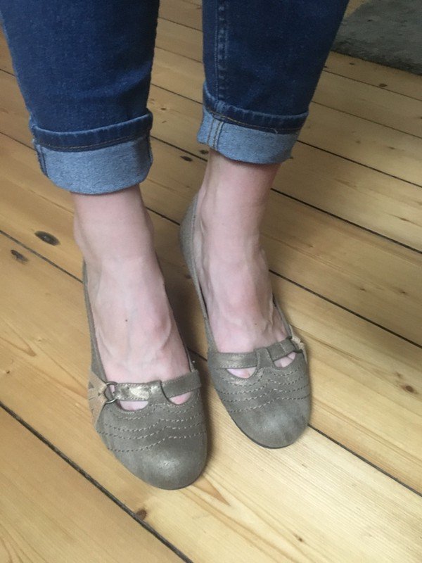 Goldene Keilabsatzschuhe *Mengenrabatt*