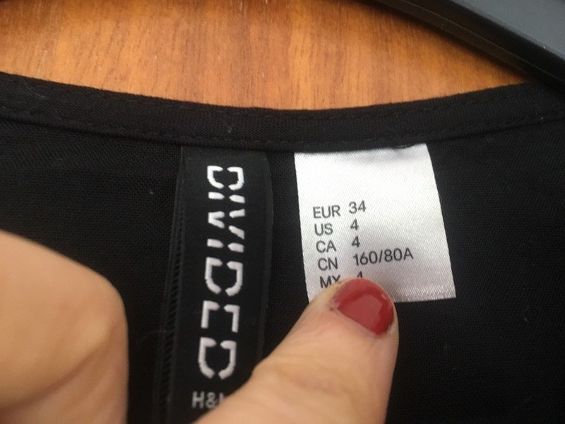 Schwarzes Kleid *Mengenrabatt*