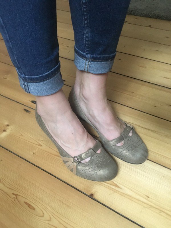 Goldene Keilabsatzschuhe *Mengenrabatt*