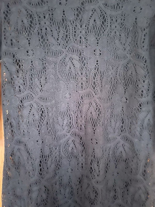 Schwarzes Spitzenkleid *Mengenrabatt*