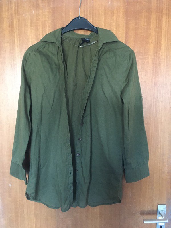 Khakifarbene Bluse aus 100% Baumwolle *Mengenrabatt*