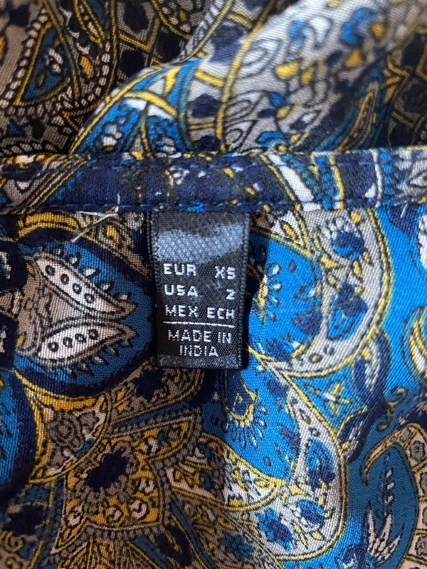 blau gemustertes Kleid im Paisley-Muster von Mango *Mengenrabatt*