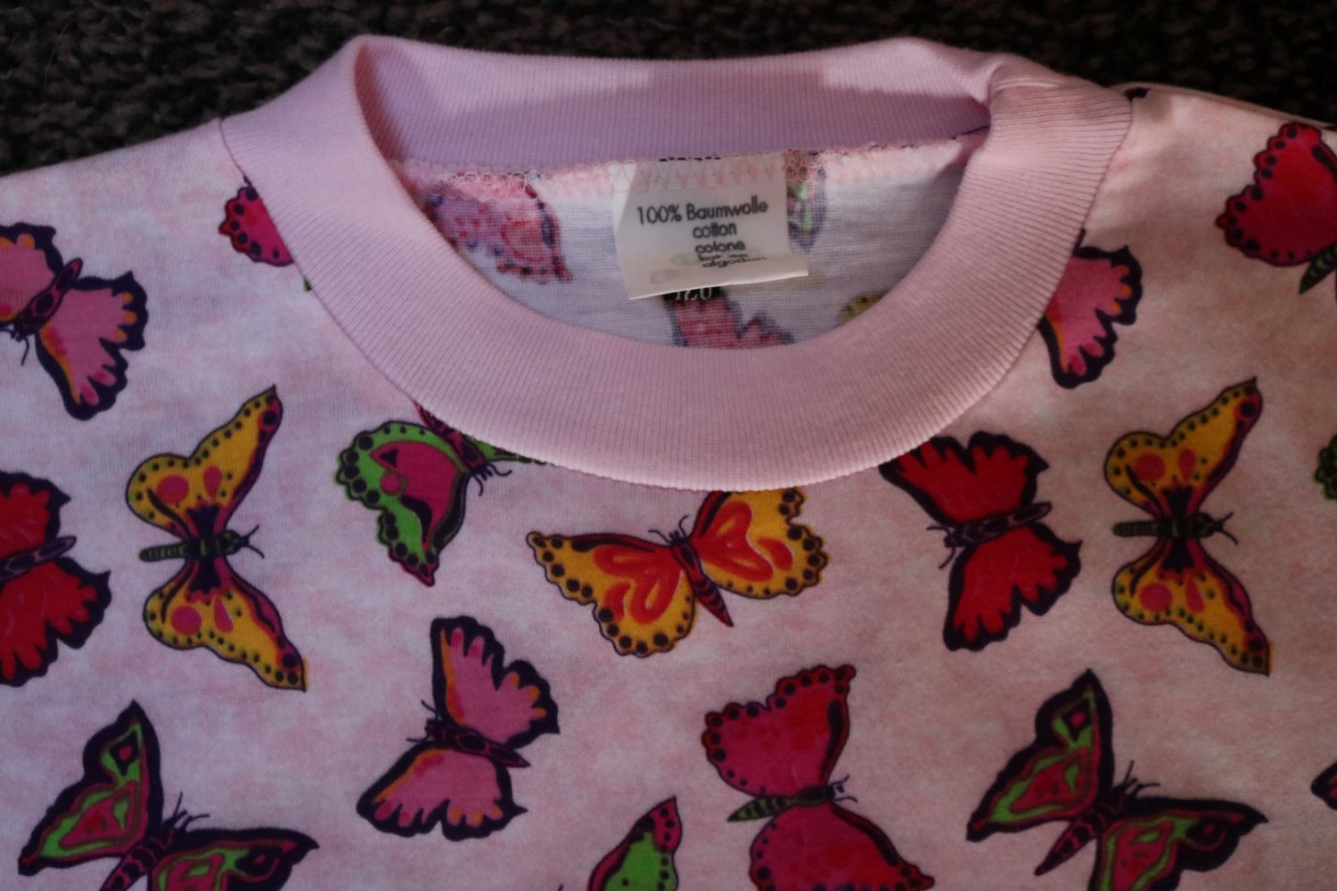 Shirt m Schmetterlings Print NEU Gr 128