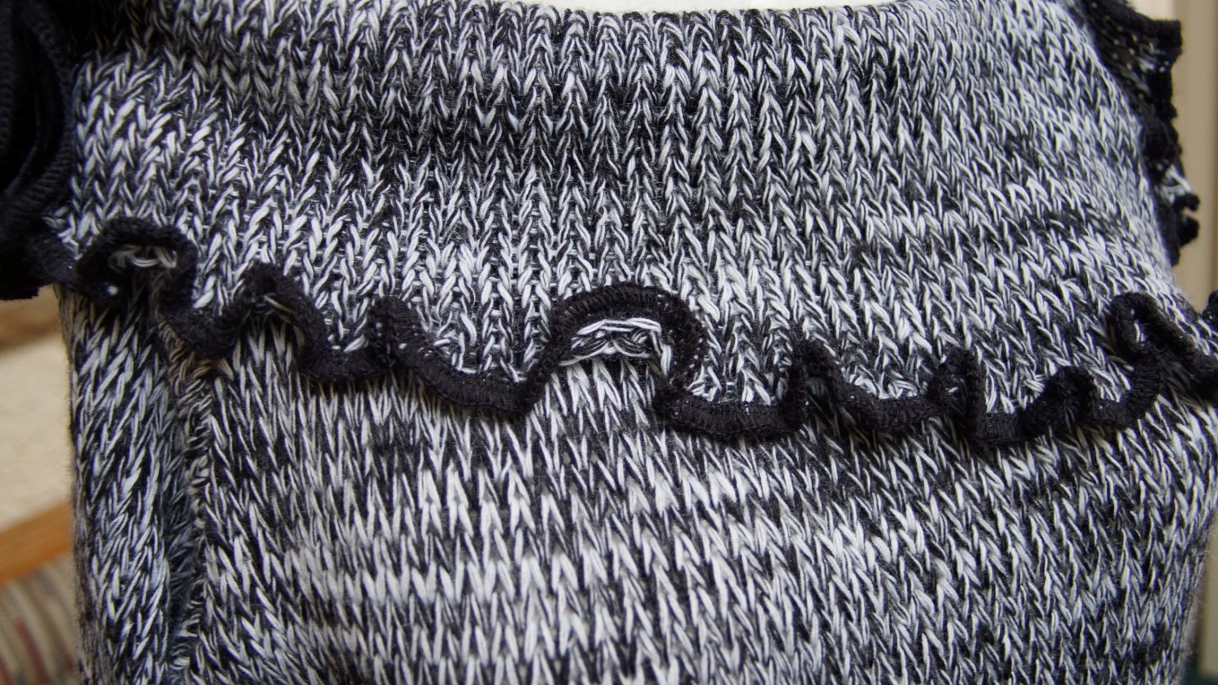 #Pullover m. Samtblüten, #schwarz-meliert, Gr. 40/42, #Bodyright