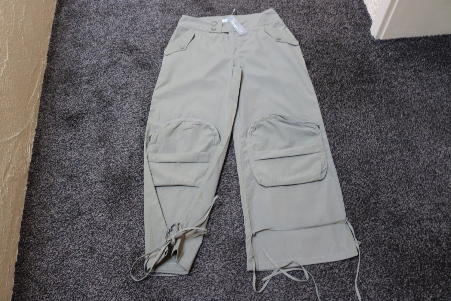 #Cargohose, Gr. 36, #khaki, #leicht, #Taschen, #Raffung möglich