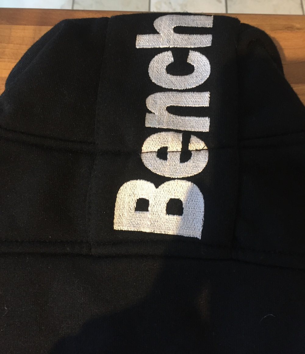 Bench Trainingsjacke Gr.S /176 kuschelig und etwas länger