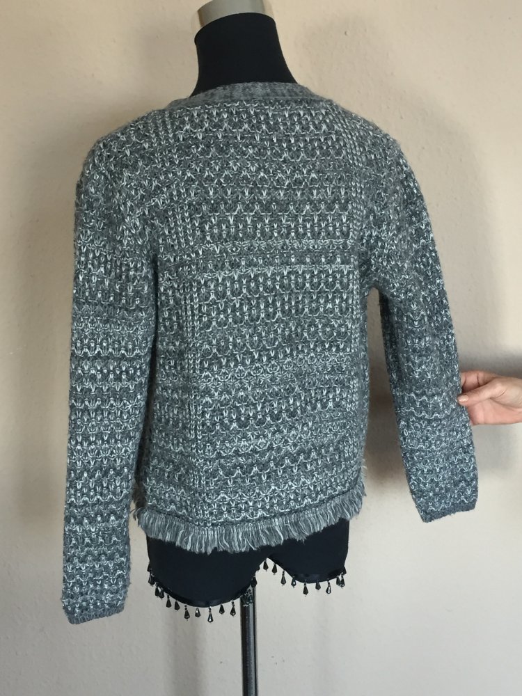Coco Fashion Bolero Caridgan Gr.S grau weiß meliert mit Fransen, mit Silberfaden dezent durchzogen