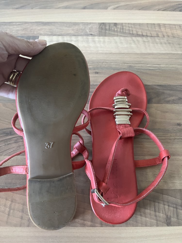 Lina Locchi Sandalen Gr.37 rot mit goldenen Details