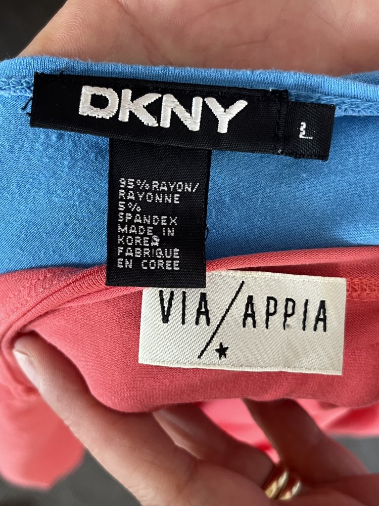2 Shirts DKNY + Via Appia 3/4 Arm mit V-Ausschnitt Gr.L Dunkel Rose und Mittelblau