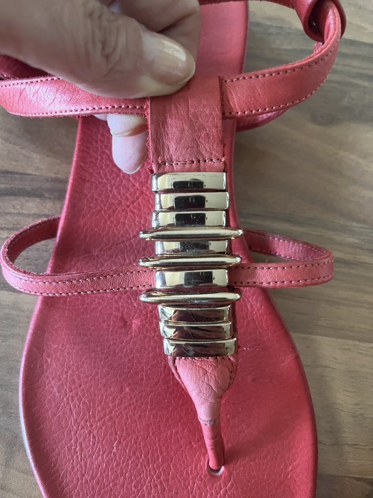 Lina Locchi Sandalen Gr.37 rot mit goldenen Details