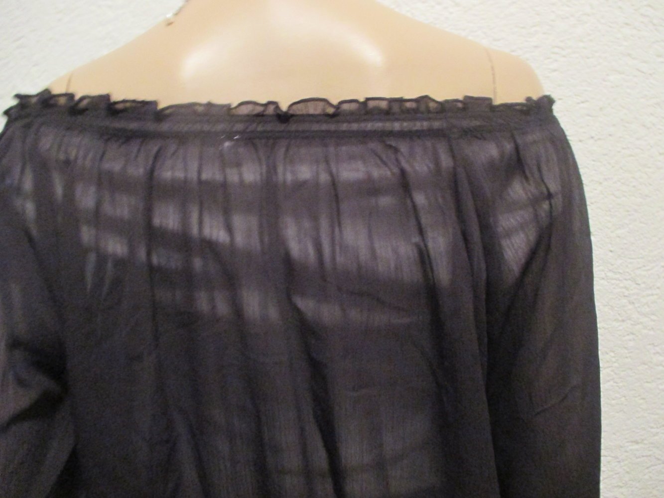 Sexy * Off Shoulder * Schulterfrei * Carmen- Ausschnitt * Seiden- Chiffon * Baby Doll * Boho- Style * DESIGNER * Bluse * Gr. 36- 38, 40/ S- M * schwarz * Gothic *