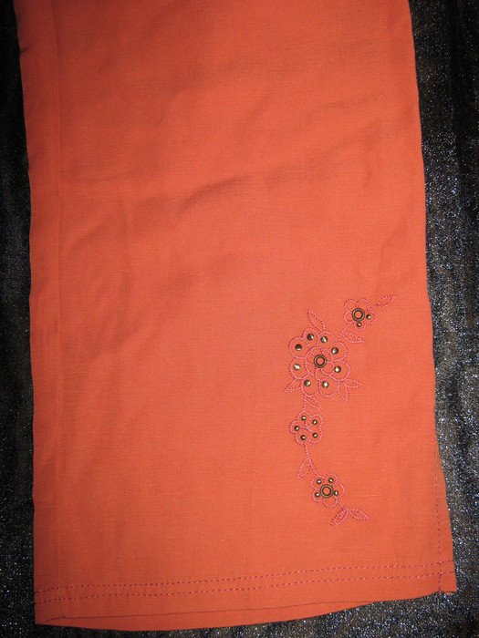  NEU * Edel * stylisch * Stickerei und Nieten * Leinen * 7/8 * Dreiviertel * Carpi- Hose * Culotte 