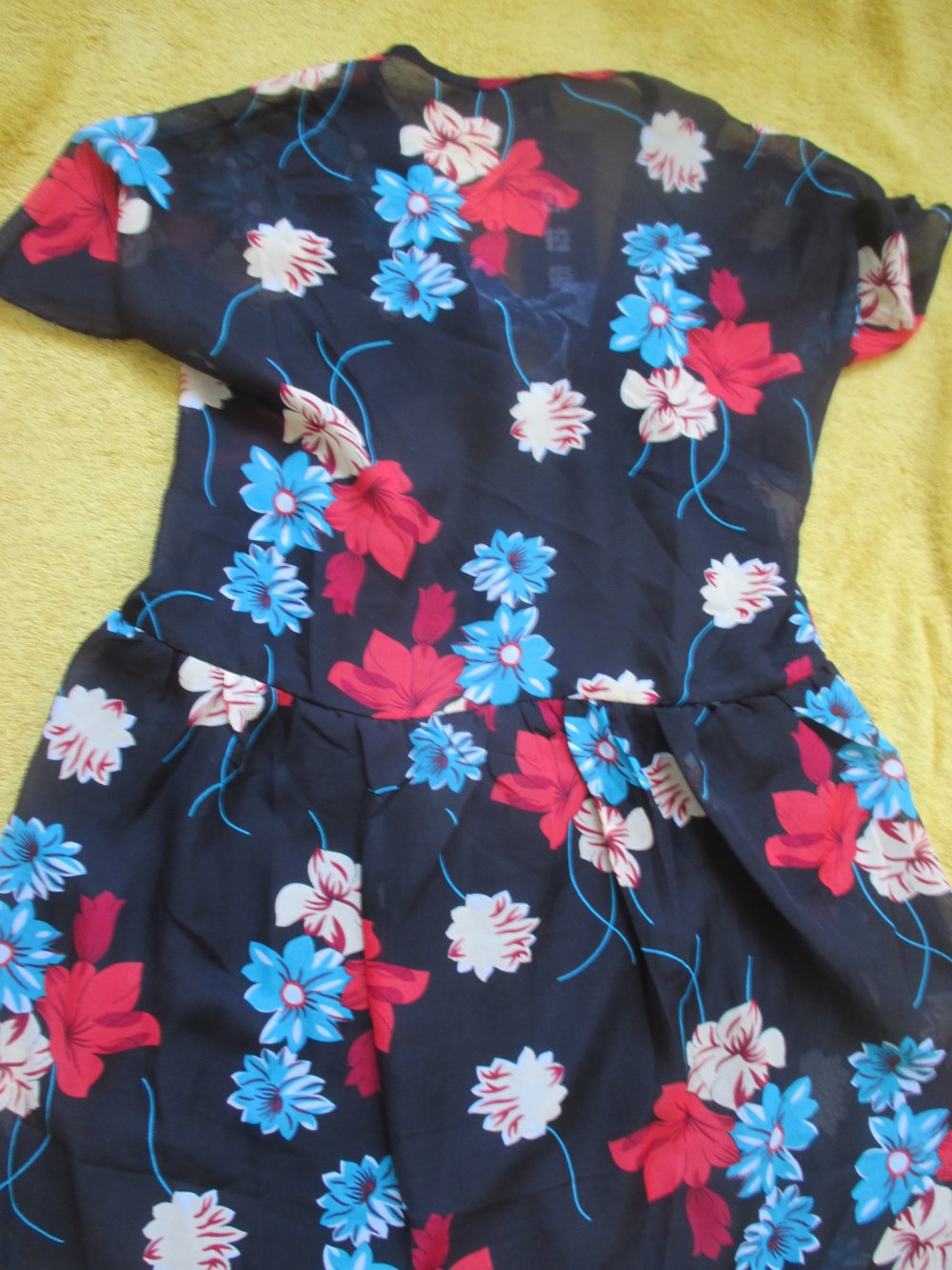 NEU mit ETIKETT * Blumen * Blüten * Flower- Power * Seiden- Chiffon * Retro- Look * Lolita * Baby- Doll * DESIGNER * Mini- Kleid mit Satin Schleife * Gr. 34- 36/ XS- S * schwarz * bunt *
