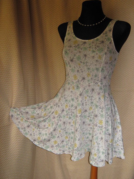  NEUw * Sexy * Flower- Power * Blumen * Blüten * Salsa- Style * Bodycon * Skater * Träger * Mini * Kleid 