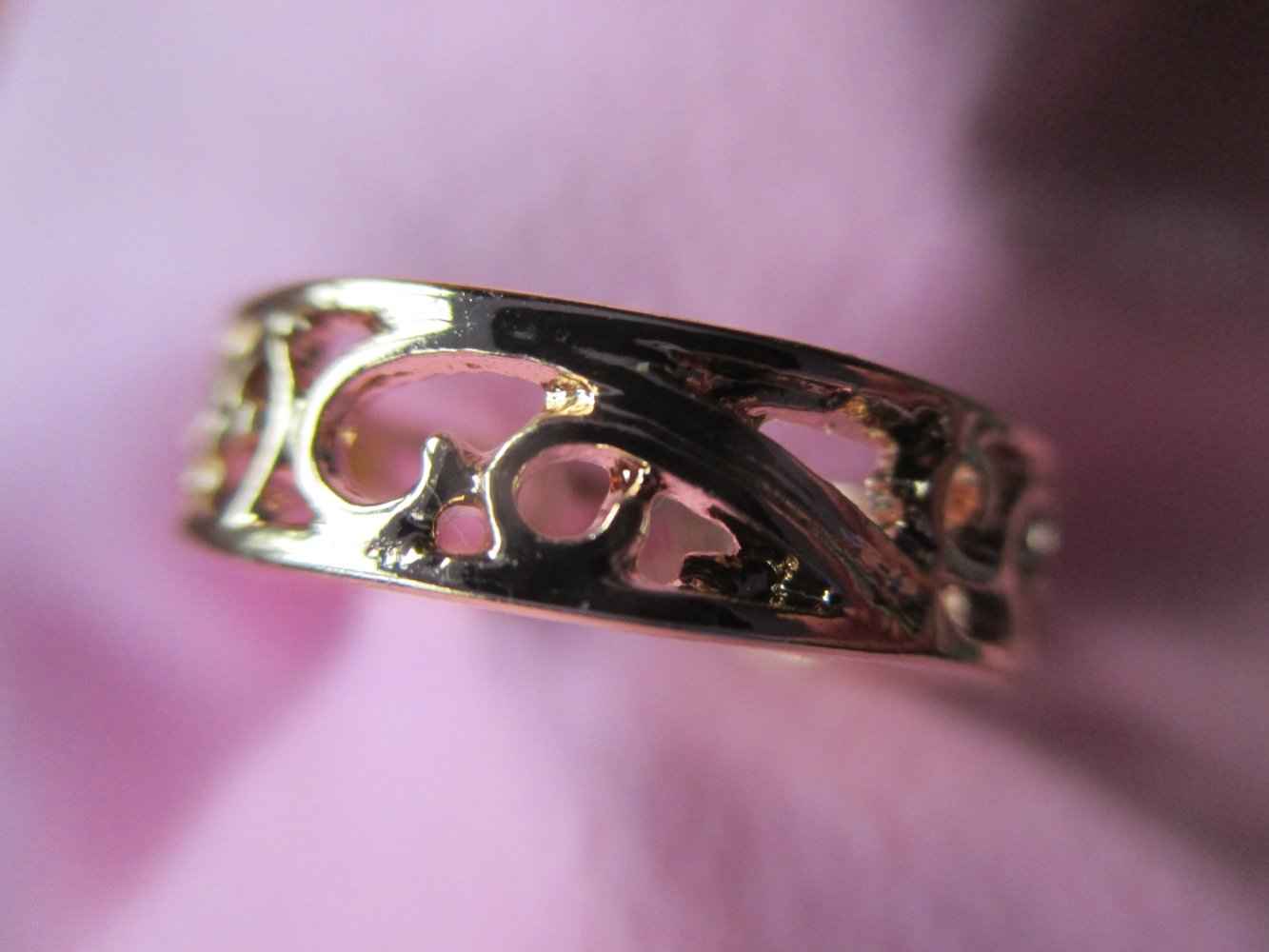  NEU ungetragen * Klassisch * elegant * DESIGNER * Blumen * Blüten * Barock * Rokoko * Cut Out - Optik * Ring * gold * 18 mm Durchmesser * Modeschmuck *