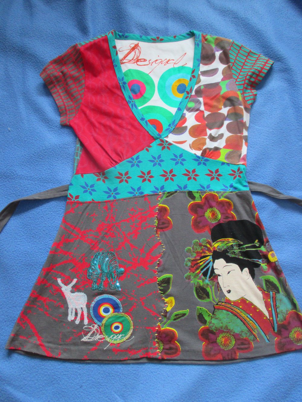 NEU * Glitzer * Pailletten * Blumen Blüten * Flower- Power * Stickerei * Hippie- Asia- Style * Wickel- Optik T- Shirt * Tunika 
