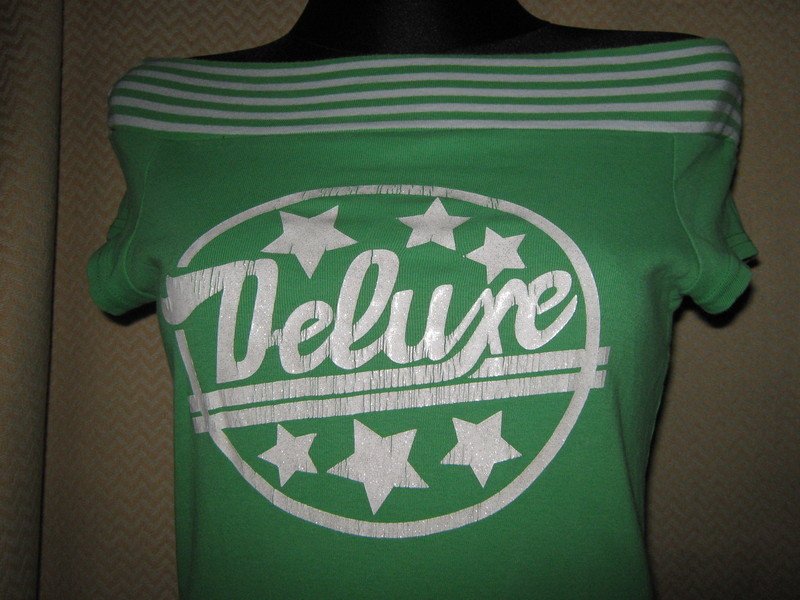 NEUw * Sexy * stylisch * DESIGNER * Pinup- Style * Glitzer Print * Carmen * Off Shoulder * T- Shirt * Top * Gr. 36, 38- 40/ S- M * grün * weiß * silber *